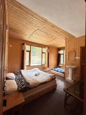 Shiva Valley Riverside Home Stay - سبا