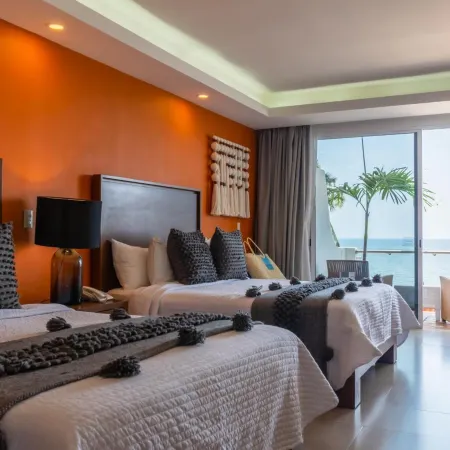The Paramar Beachfront Boutique Hotel with Breakfast Included - Downtown Malecon