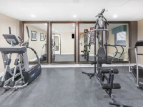 Baymont by Wyndham Midland Center Hotels in Midland