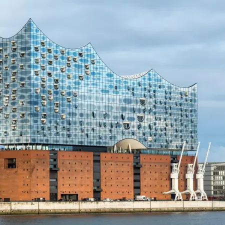 Garner Hotel Hamburg - St Georg by IHG Отели рядом с достопримечательностью «Станция метро "Штайнштрассе"»