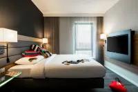 Moxy Glasgow Sec