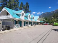 The Orchard (Hostel with Private Bunks) Отели рядом с достопримечательностью «Radium Splash Park»