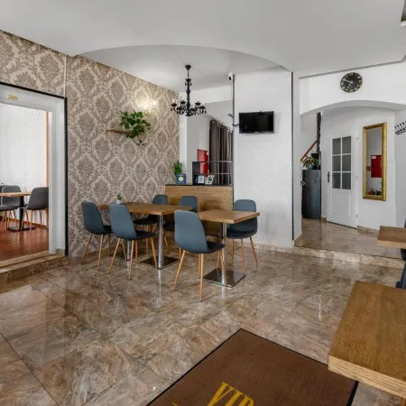 Garni Hotel VIRGO Отели рядом с достопримечательностью «Славин»