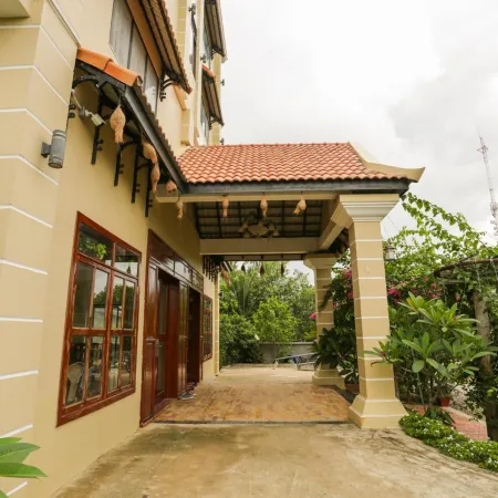 Blue Diamond Hostel