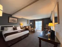 Divya Sutra Plaza and Conference Centre, Vernon, BC - balcony