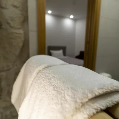 Alojamento Girassol - Guest House - Quarto Com Casa de Banho Privativa