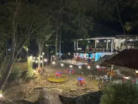 Xcape Resort Taman Negara - parking