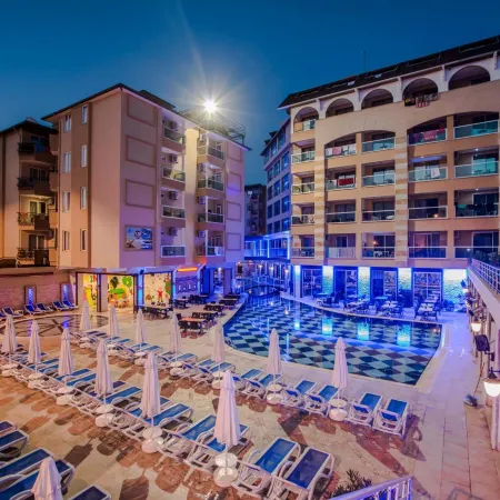 Tac Premier Hotel & Spa Отели рядом с достопримечательностью «Cleopatra Beach»