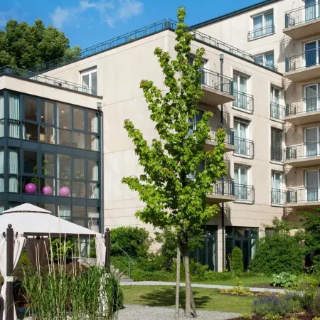 Victor's Residenz-Hotel Berlin Mitte Отели рядом с достопримечательностью «Культурный центр «Адмиралспаласт»»