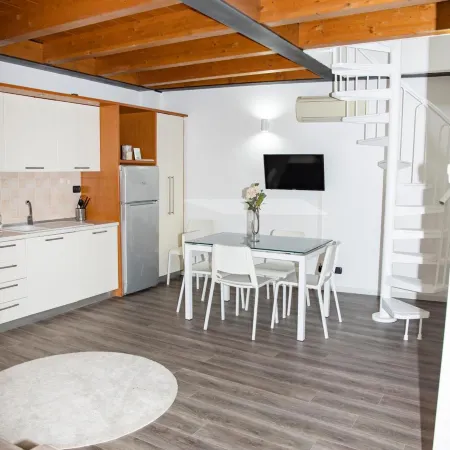 Easy Apartment Navigli Отели рядом с достопримечательностью «Сант'Еусторджио»