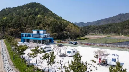 Boseong Gaeksan Caravan Pension Отели в г. Посон