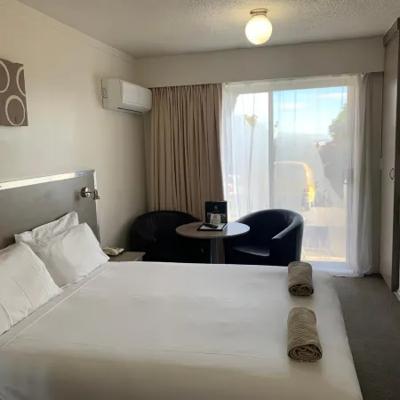 Adina Place Motel Apartments