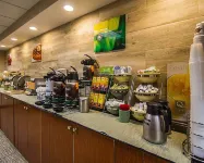 Quality Inn & Suites Fishkill South Near I-84 - Frühstück