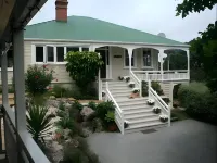 Villa Russell - parking