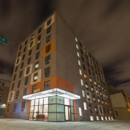BKLYN HOUSE Отели рядом с Аэропорт Кеннеди