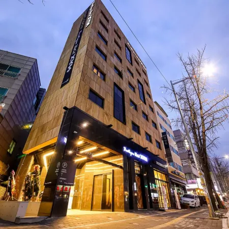 Songpa Boutique Hotel XYM Отели рядом с достопримечательностью «Станция метро Gaerong»