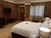 Ridgeview Chalets Hotels in Libona