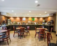 比爾特莫爾西舒適飯店 - 早餐
