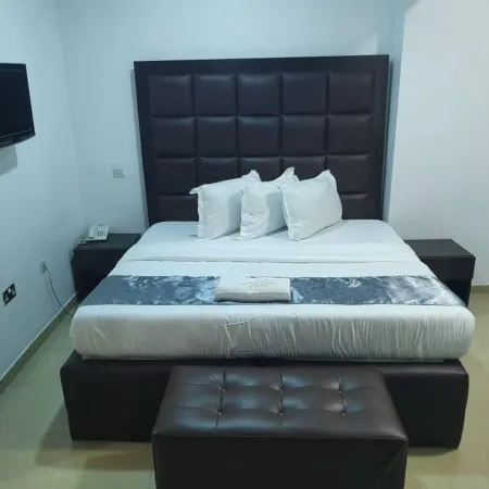 4th Apartments Hotel