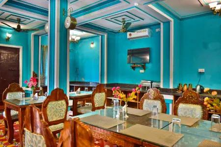 Hill Fort Hotel and Resorts Yelagiri Hills Отели рядом с достопримечательностью «Kalandara Darga»