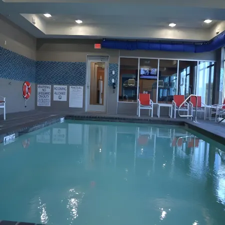 Holiday Inn Express & Suites KNOXVILLE WEST - PAPERMILL DR by IHG