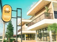 Yellow Moon Hotel Hotels near Hello Van Gogh