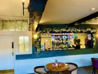 Macdonald Bear Hotel - ที่มีบาร์