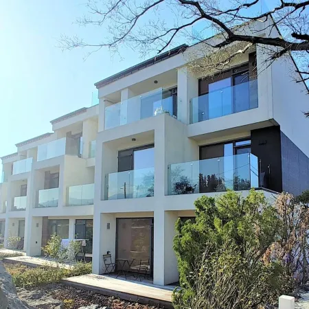 Jeju Teraceheal Pension Отели рядом с достопримечательностью «Эко-лес Халла»