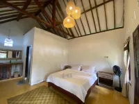 Hakiki Inn Bungalows - parkir