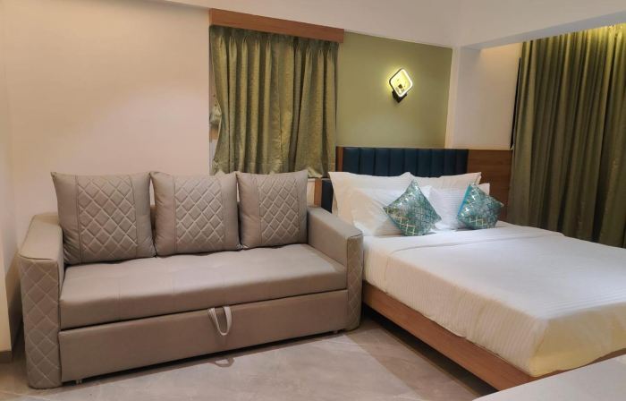 Hotel Vaishnavi Heights,  Solapur