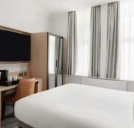 Spark by Hilton London Chiswick Отели рядом с достопримечательностью «Мортлейк»