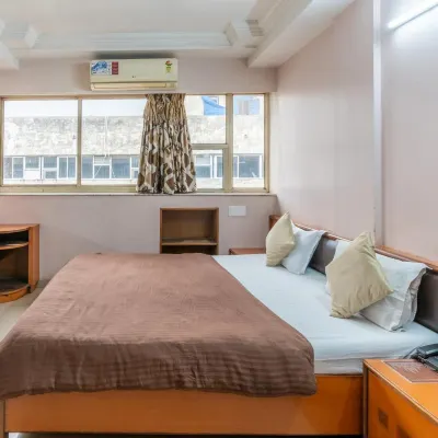 Hotel Sanmati Hoteles cerca de Mezquita de Sidi Bashir