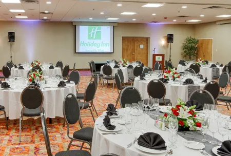 Holiday Inn Knoxville West- Cedar Bluff RD Отели рядом с достопримечательностью «West Knoxville Pediatrics»