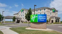 Holiday Inn Express & Suites Rogers Hotel di 