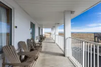 Days Inn by Wyndham Kill Devil Hills Oceanfront - Wilbur Hotels in Kill Devil Hills