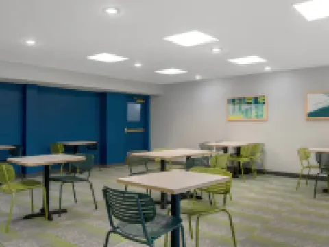 スパーク バイ ヒルトン モンゴメリー イーストチェイス モントゴメリーのホテル