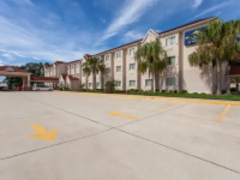 Microtel Inn & Suites by Wyndham Lady Lake/The Villages Hotels in Lake County