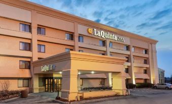 La Quinta Inn & Suites by Wyndham Chicago Gurnee