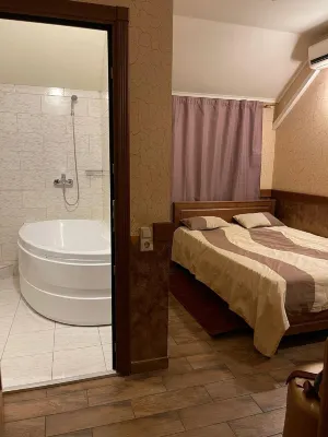 Marussia Guest House - Inns