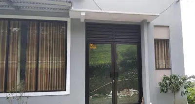 RR Homestay Seroja Hotels near Kahyangan Skyline
