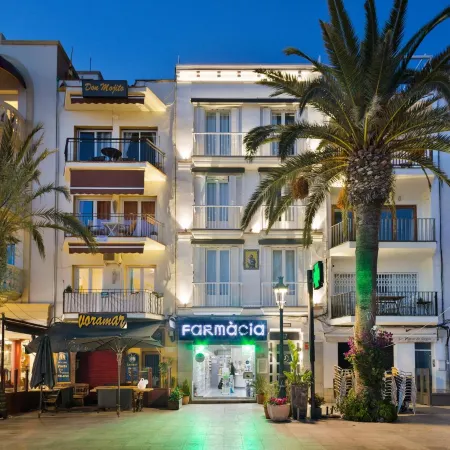 Sitges Group Beach Dreams