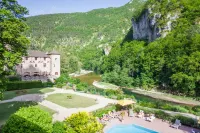 Demeures et Château de La Caze