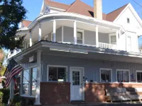 The Oak Motel Hotels in La Grange