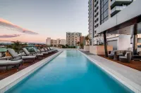 Iconic Kirra Beach Resort - de playa