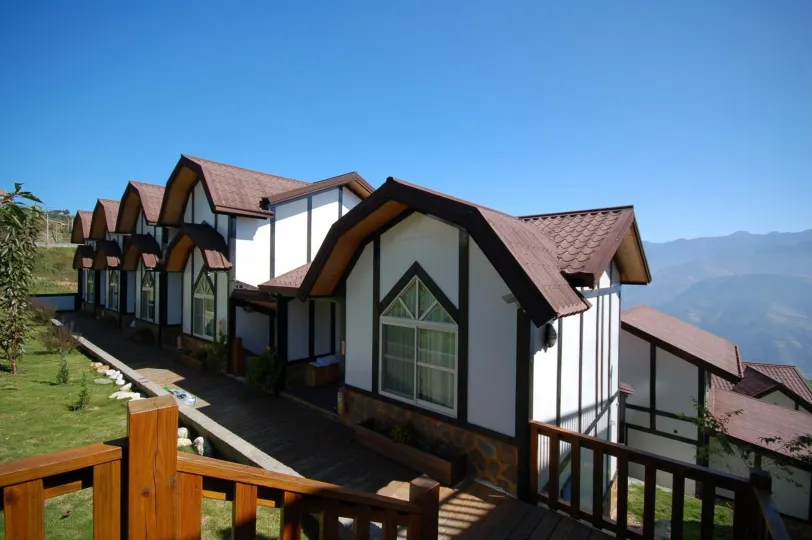 Sea of Clouds Vacation Villa