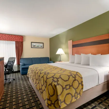 Baymont by Wyndham North Dartmouth / Fall River