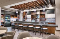 Hyatt Place Anchorage Midtown - bar