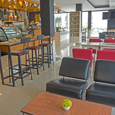 D'Primahotel ITC Mangga Dua Отели рядом с достопримечательностью «Морский Мир»
