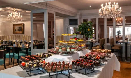 Thon Hotel Slottsparken Отели рядом с достопримечательностью «Department of Informatics»