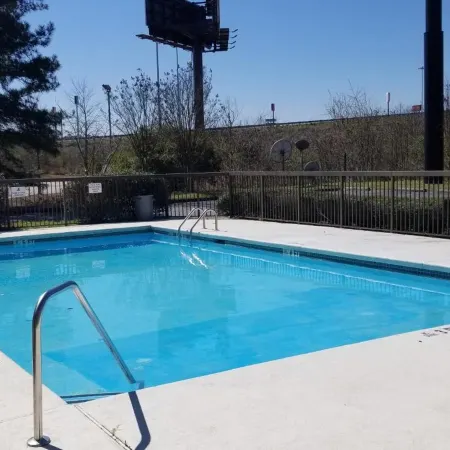 Days Inn by Wyndham Macon I-75 North